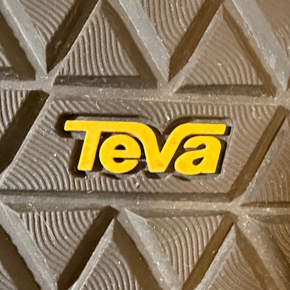 Teva Women's Quilted ReEmber Commute waterproof Booties size 8.5 - Picture 2 of 13